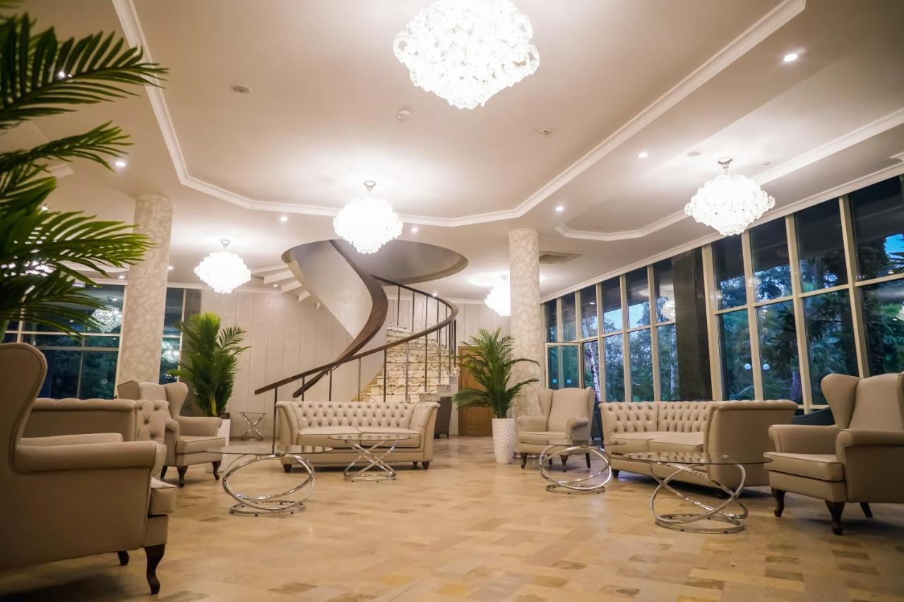 Amza Park Hotel Gagra Exteriör bild