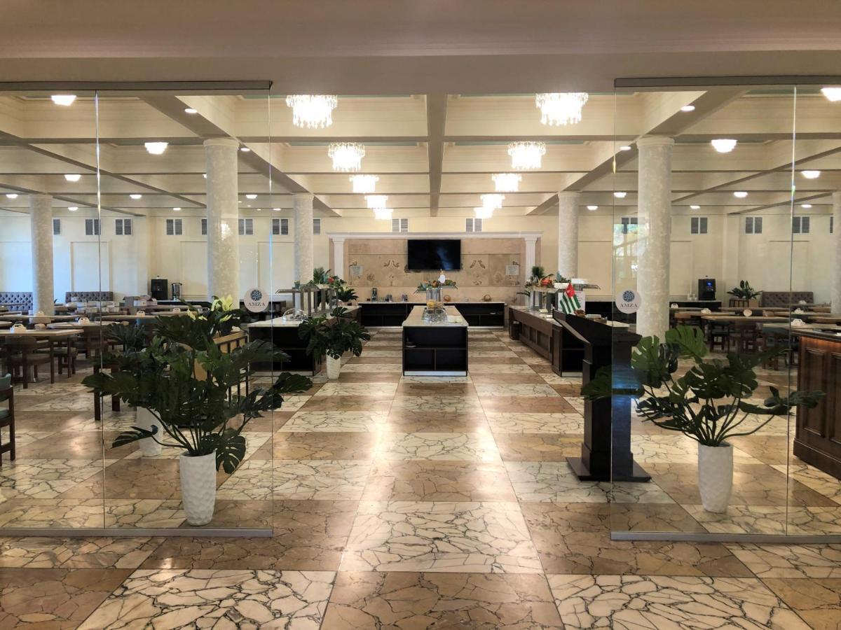 Amza Park Hotel Gagra Exteriör bild
