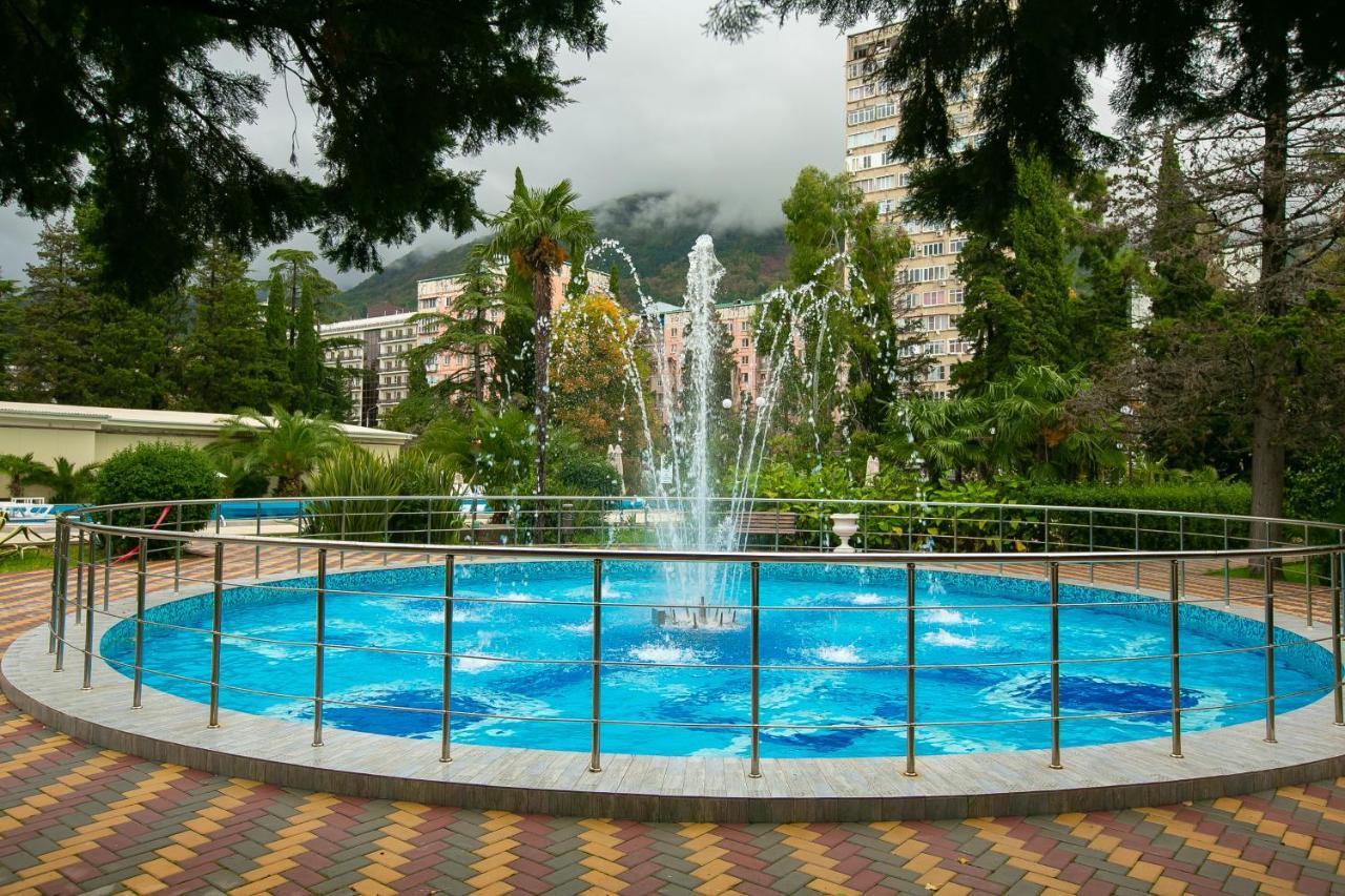 Amza Park Hotel Gagra Exteriör bild