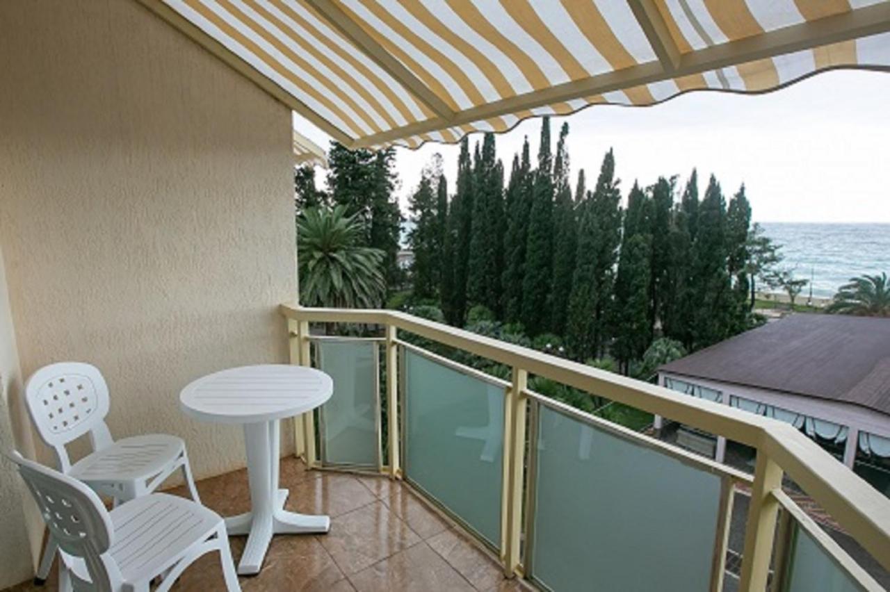 Amza Park Hotel Gagra Exteriör bild