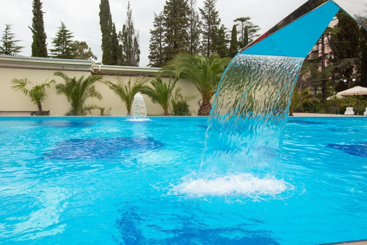 Amza Park Hotel Gagra Exteriör bild
