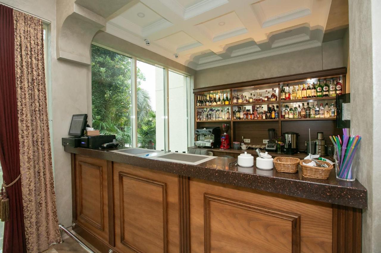 Amza Park Hotel Gagra Exteriör bild