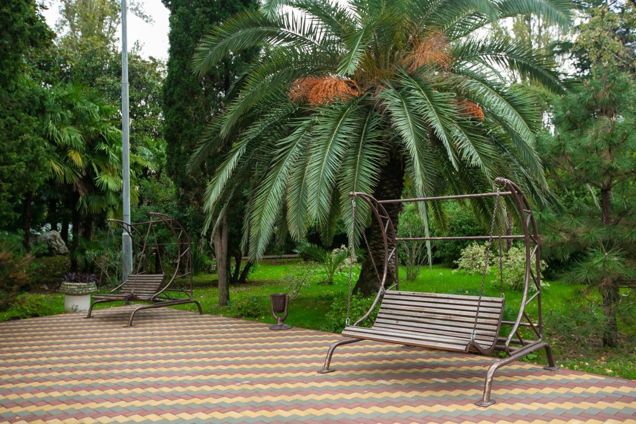 Amza Park Hotel Gagra Exteriör bild
